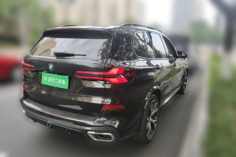 Used BMW X5 2023 xDrive 30Li Luxury M Sport Night Edition Package Rear Right 45 Deg