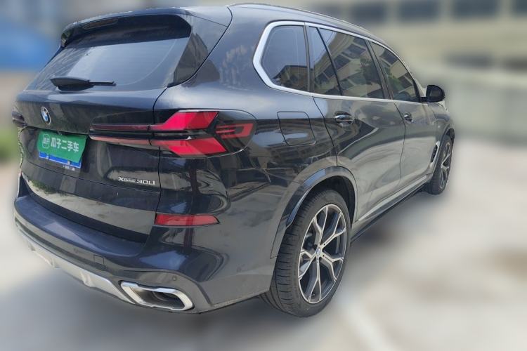 Used BMW X5 2023 xDrive 30Li Luxury M Sport Package Rear Right 45 Deg