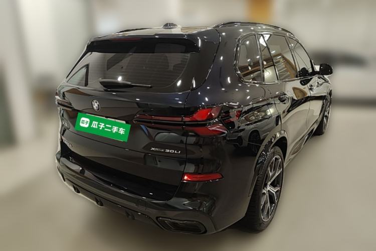 Used BMW X5 2023 xDrive 30Li Luxury M Sport Night Edition Package Rear Right 45 Deg