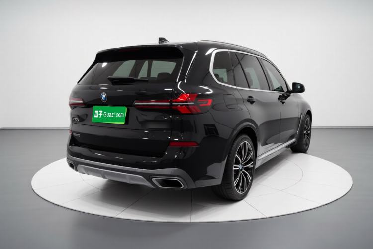 Used BMW X5 2023 xDrive 30Li Luxury M Sport Package Rear Right 45 Deg