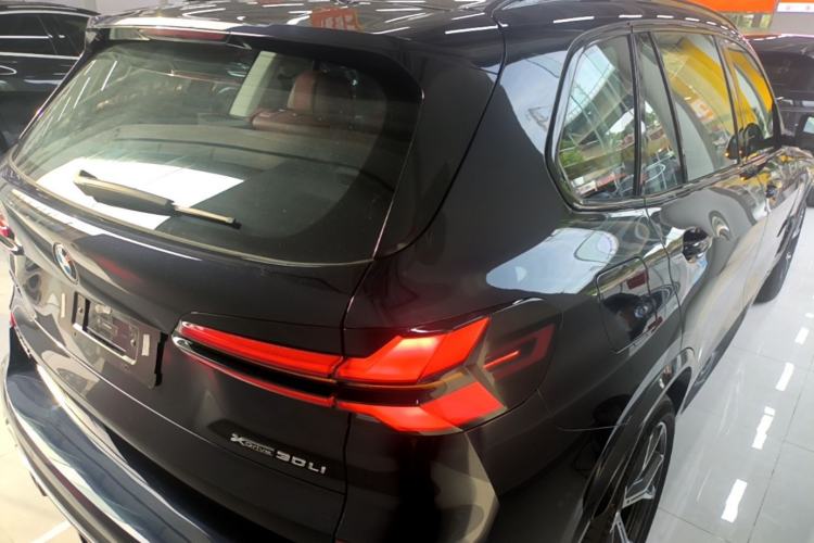 Used BMW X5 2023 xDrive 30Li Luxury M Sport Night Edition Package Rear Right 45 Deg