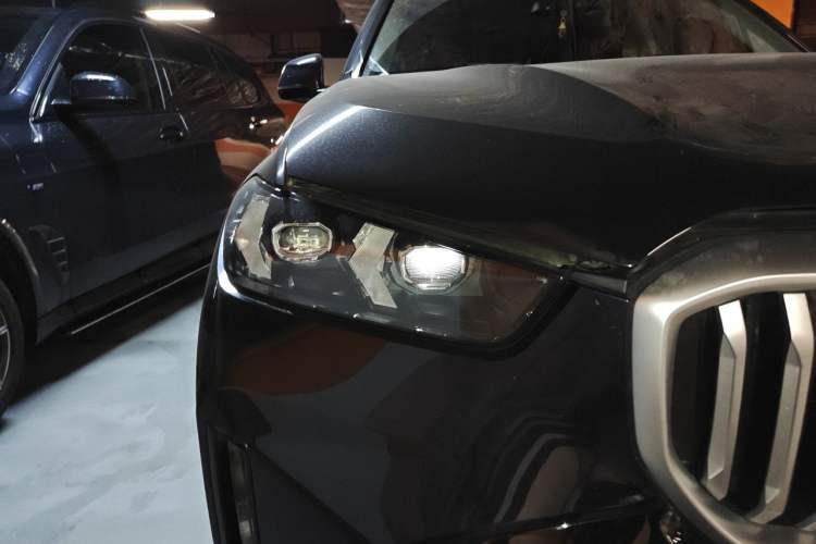 Used BMW X5 2023 xDrive 30Li Luxury M Sport Night Edition Package Right Front Headlight