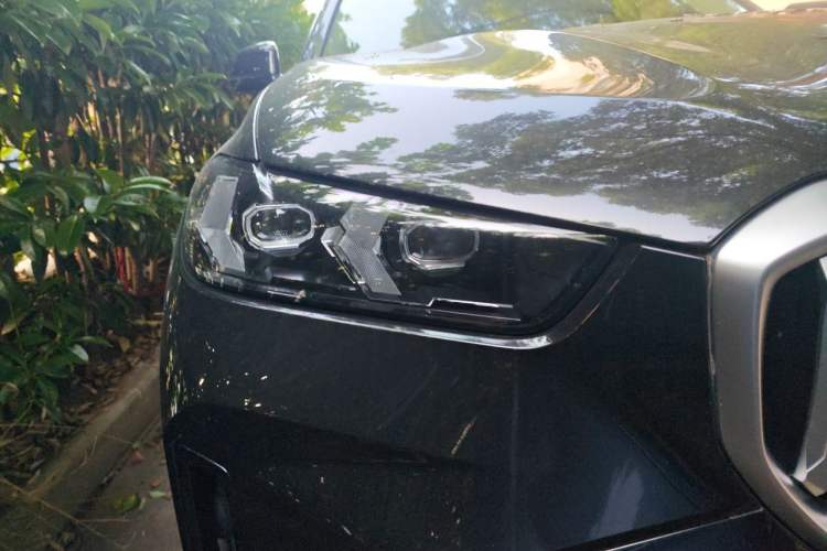 Used BMW X5 2023 xDrive 30Li Luxury M Sport Night Edition Package Right Front Headlight