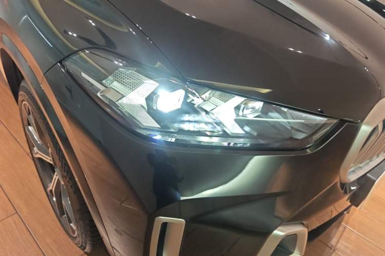 Used BMW X5 2023 xDrive 30Li Luxury M Sport Package Right Front Headlight