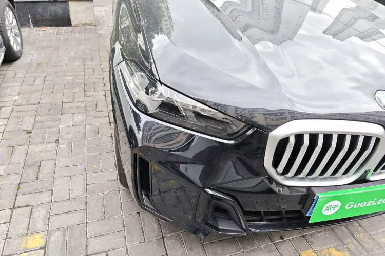 Used BMW X5 2023 xDrive 30Li Luxury M Sport Night Edition Package Right Front Headlight
