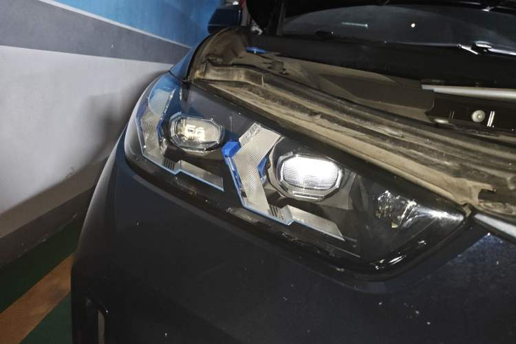 Used BMW X5 2023 xDrive 40Li M Sport Night Edition Package Right Front Headlight