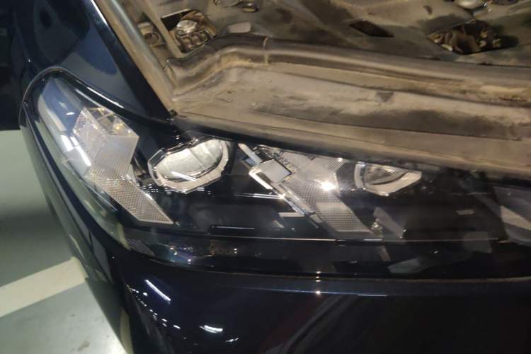 Used BMW X5 2023 xDrive 30Li Luxury M Sport Night Edition Package Right Front Headlight