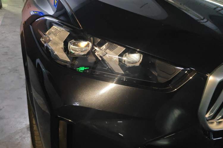 Used BMW X5 2023 xDrive 30Li Luxury M Sport Night Edition Package Right Front Headlight