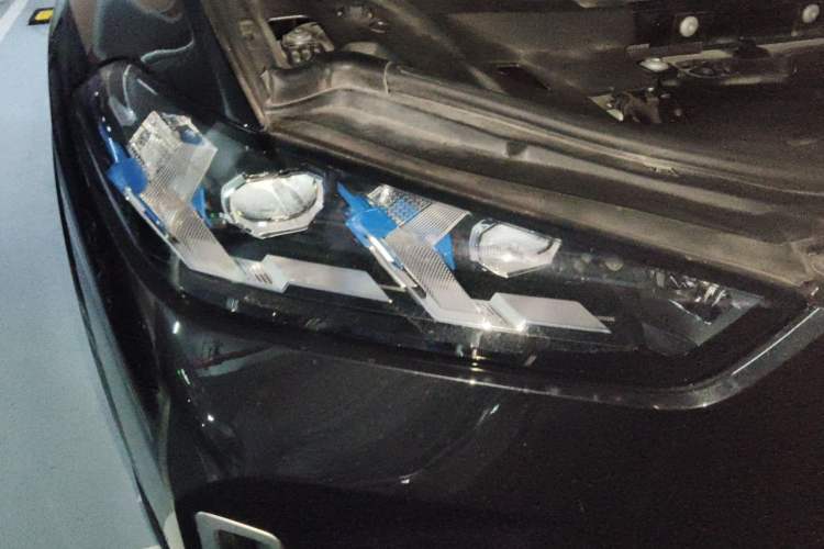 Used BMW X5 2023 xDrive 40Li M Sport Package Right Front Headlight