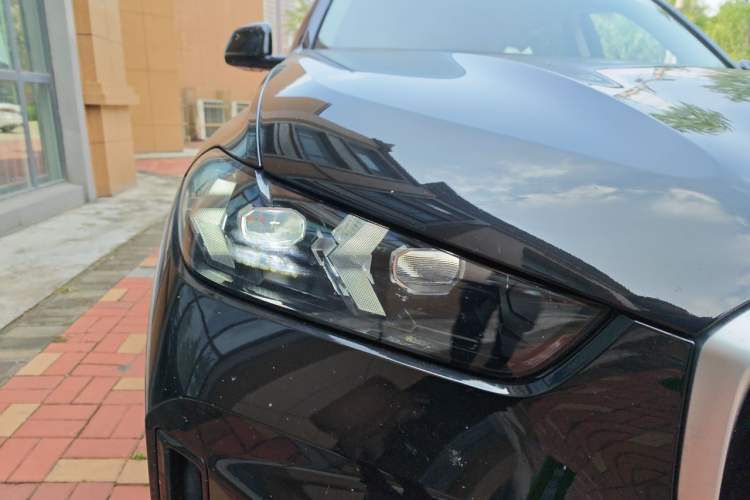 Used BMW X5 2023 xDrive 30Li Luxury M Sport Night Edition Package Right Front Headlight