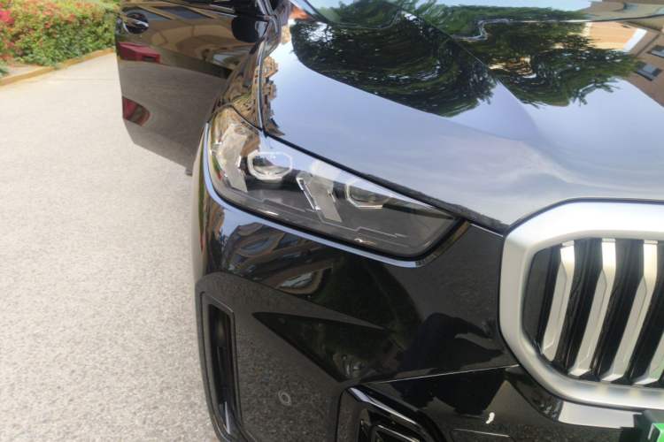 Used BMW X5 2023 xDrive 30Li Luxury M Sport Night Edition Package Right Front Headlight