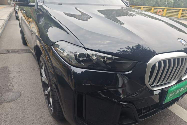 Used BMW X5 2023 xDrive 30Li Luxury M Sport Night Edition Package Right Front Headlight