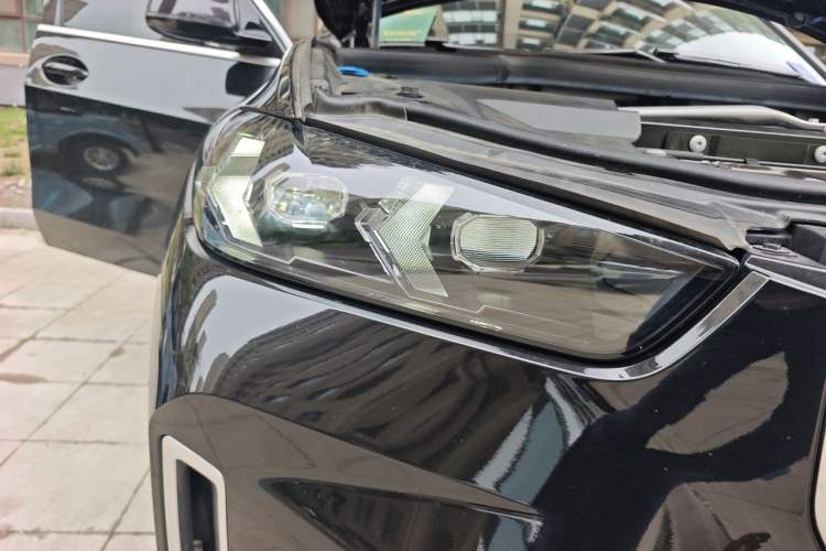 Used BMW X5 2023 xDrive 30Li Luxury M Sport Package Right Front Headlight
