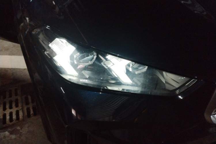 Used BMW X5 2023 xDrive 30Li Luxury M Sport Night Edition Package Right Front Headlight