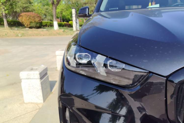 Used BMW X5 2023 xDrive 30Li Luxury M Sport Night Edition Package Right Front Headlight