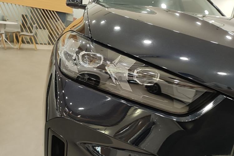 Used BMW X5 2023 xDrive 30Li Luxury M Sport Night Edition Package Right Front Headlight