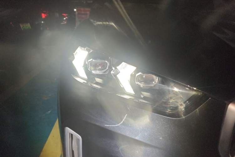 Used BMW X5 2023 xDrive 30Li Luxury M Sport Package Right Front Headlight