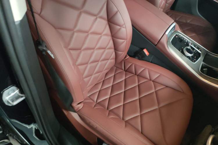 Used BMW X5 2023 xDrive 30Li Luxury M Sport Package Right Front Seat