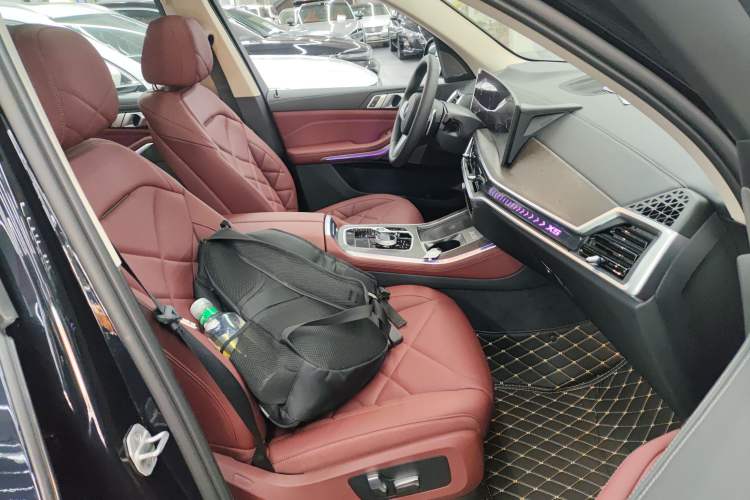 Used BMW X5 2023 xDrive 30Li M Sport Package Right Front Seat