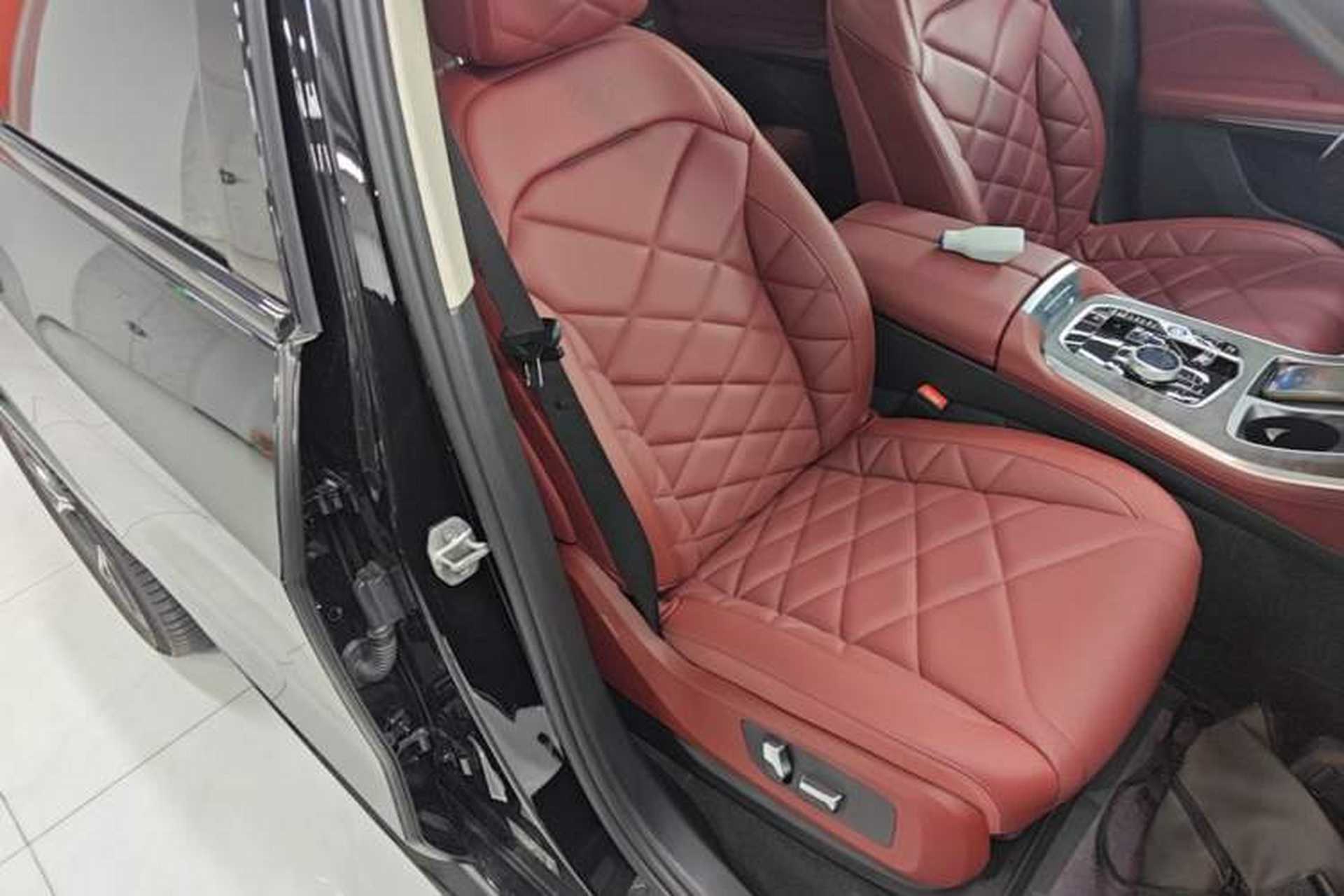 Used BMW X5 2023 xDrive 30Li Luxury M Sport Night Edition Package Right Front Seat
