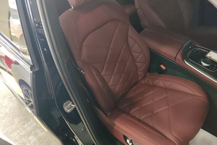 Used BMW X5 2023 xDrive 40Li M Sport Night Edition Package Right Front Seat