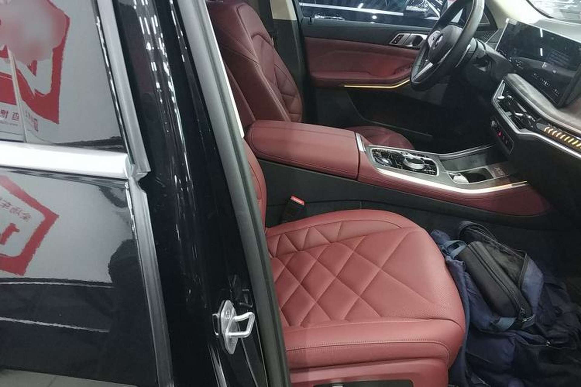Used BMW X5 2023 xDrive 30Li Luxury M Sport Package Right Front Seat