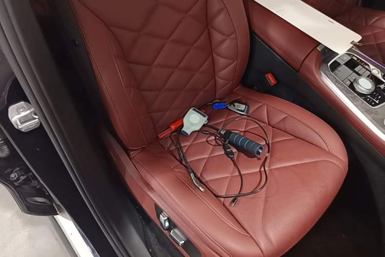 Used BMW X5 2023 xDrive 30Li Luxury M Sport Package Right Front Seat