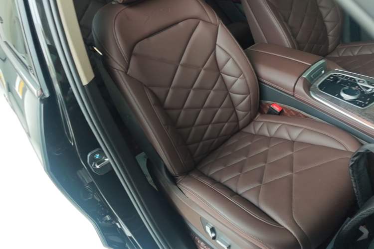 Used BMW X5 2023 xDrive 30Li M Sport Package Right Front Seat