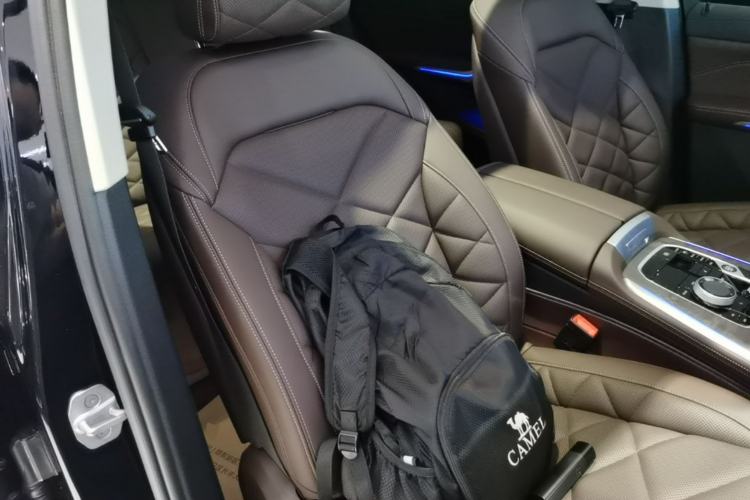 Used BMW X5 2023 xDrive 30Li Luxury M Sport Night Edition Package Right Front Seat