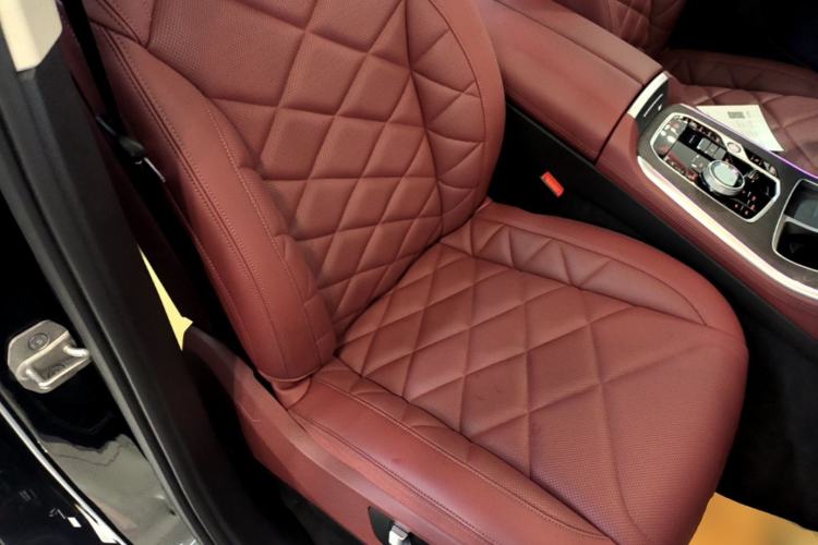 Used BMW X5 2023 xDrive 30Li Luxury M Sport Night Edition Package Right Front Seat