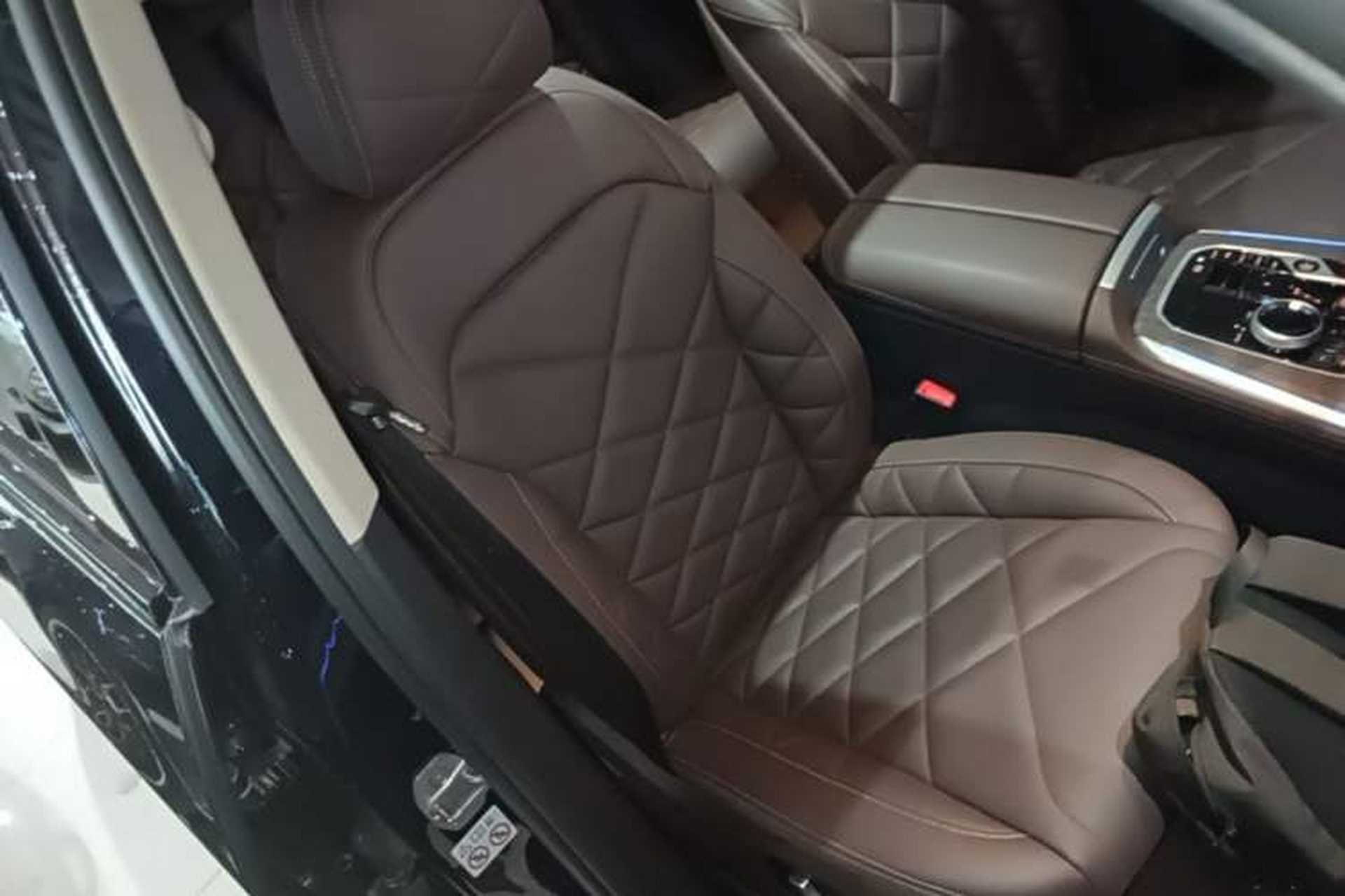 Used BMW X5 2023 xDrive 30Li Luxury M Sport Night Edition Package Right Front Seat