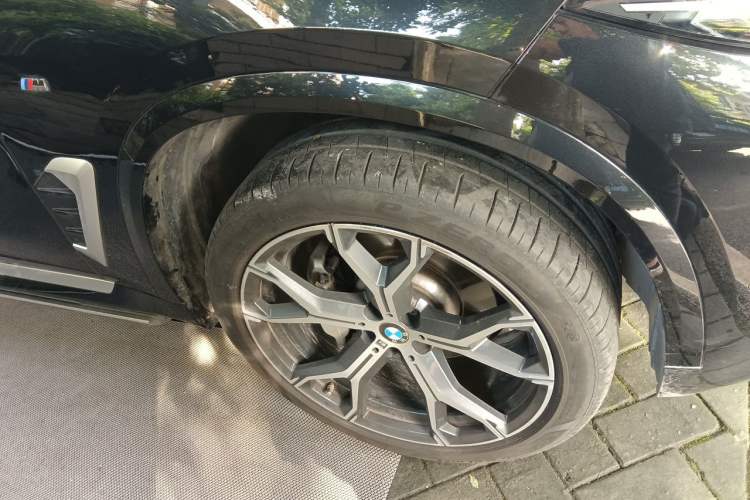Used BMW X5 2023 xDrive 30Li Luxury M Sport Package Right Front Wheel Hub
