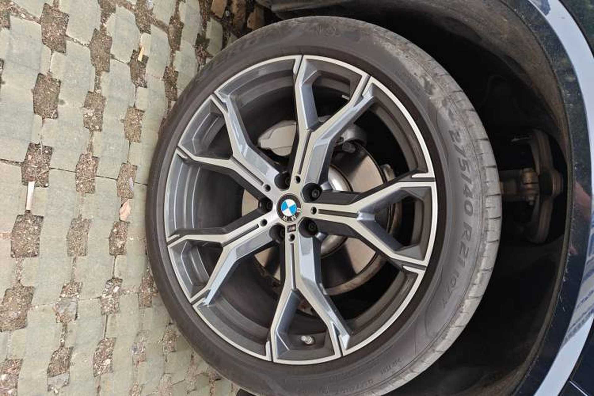Used BMW X5 2023 xDrive 30Li Luxury M Sport Night Edition Package Right Front Wheel Hub
