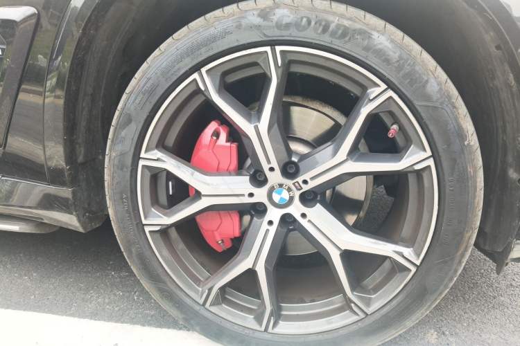 Used BMW X5 2023 xDrive 30Li Luxury M Sport Package Right Front Wheel Hub