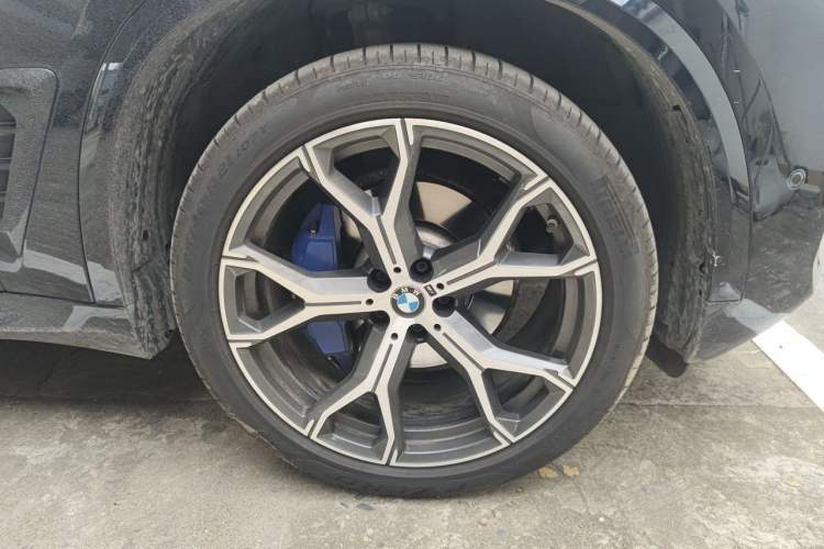 Used BMW X5 2023 xDrive 30Li Luxury M Sport Package Right Front Wheel Hub