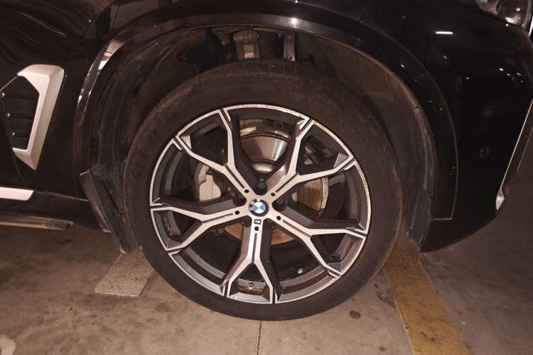 Used BMW X5 2023 xDrive 30Li Luxury M Sport Package Right Front Wheel Hub