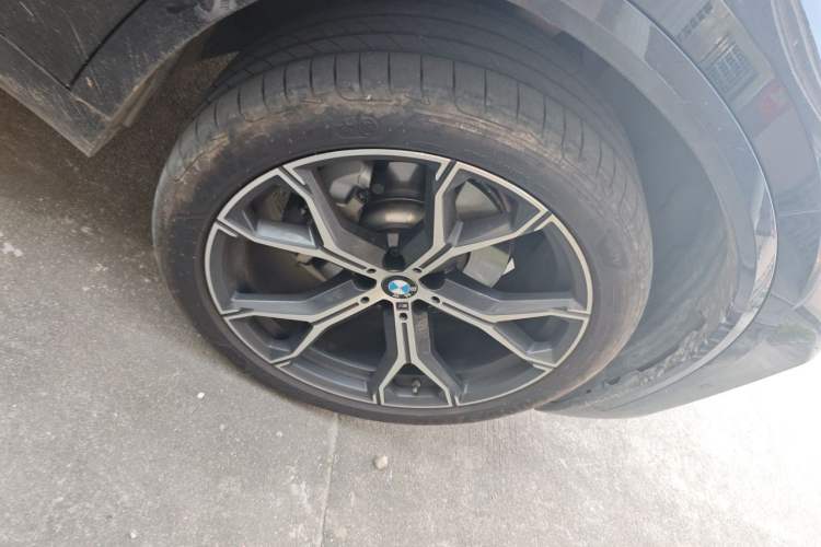 Used BMW X5 2023 xDrive 30Li Luxury M Sport Night Edition Package Right Front Wheel Hub