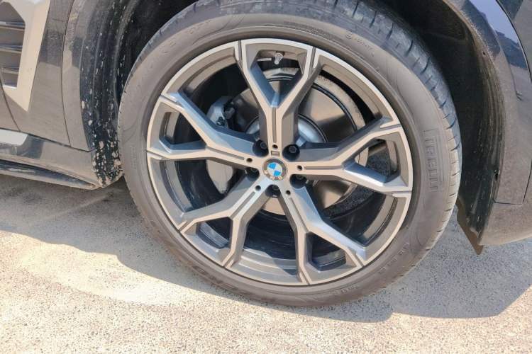 Used BMW X5 2023 xDrive 30Li Luxury M Sport Package Right Front Wheel Hub