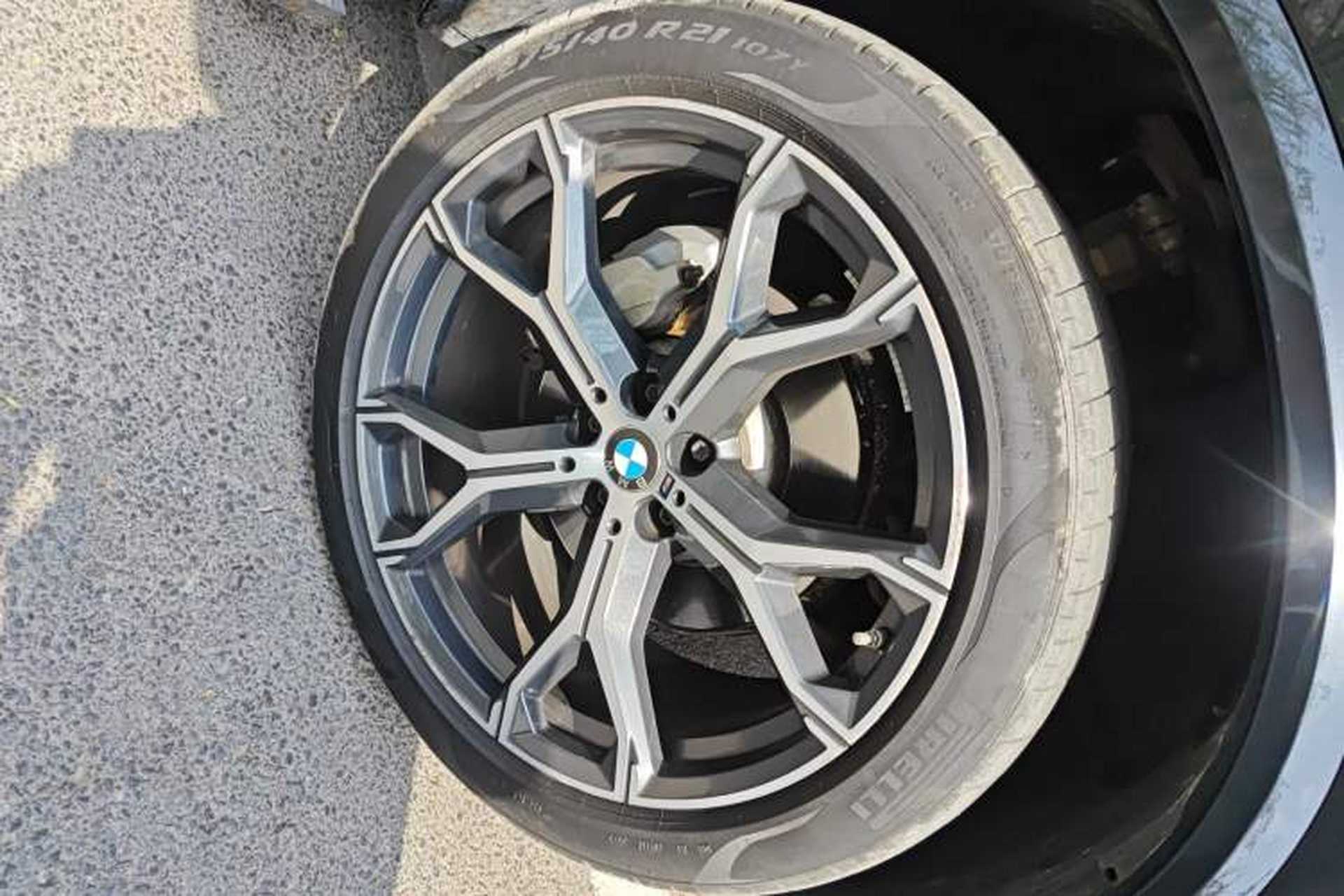 Used BMW X5 2023 xDrive 30Li Luxury M Sport Night Edition Package Right Front Wheel Hub