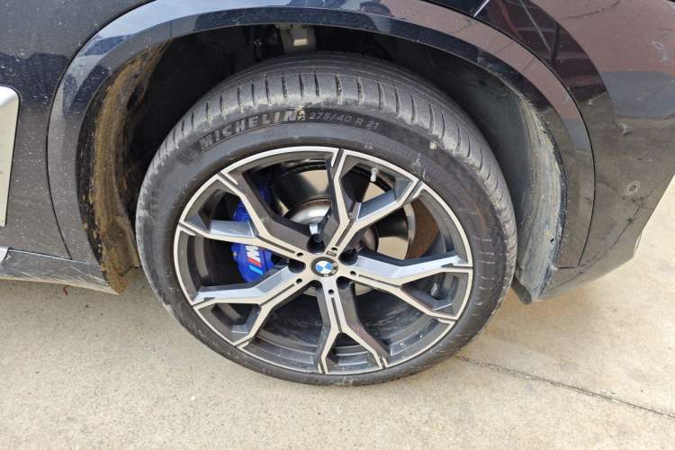 Used BMW X5 2023 xDrive 30Li Luxury M Sport Package Right Front Wheel Hub