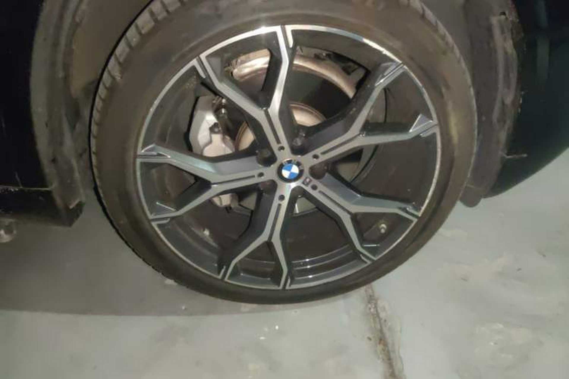 Used BMW X5 2023 xDrive 30Li Luxury M Sport Night Edition Package Right Front Wheel Hub