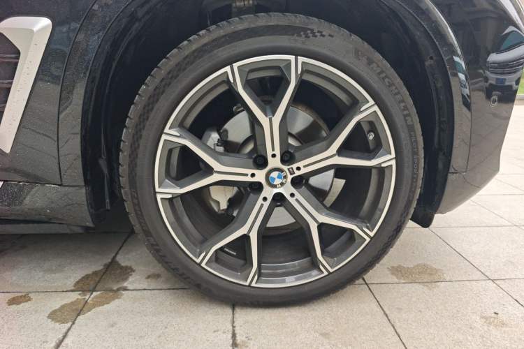 Used BMW X5 2023 xDrive 30Li Luxury M Sport Package Right Front Wheel Hub