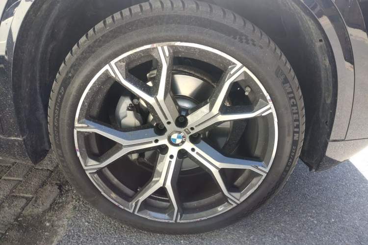 Used BMW X5 2023 xDrive 30Li Luxury M Sport Night Edition Package Right Front Wheel Hub