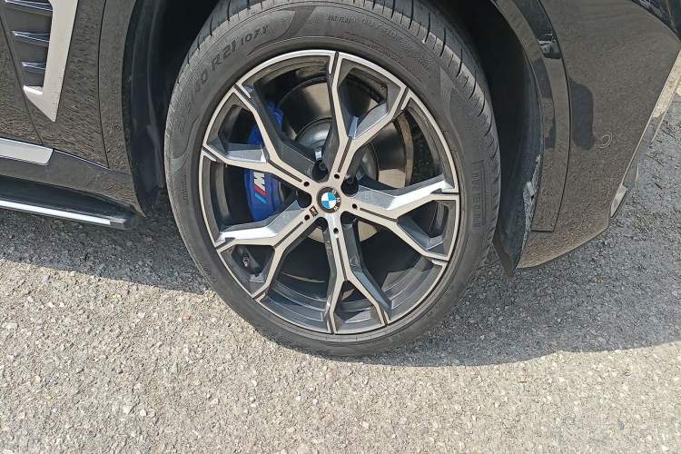 Used BMW X5 2023 xDrive 30Li Luxury M Sport Package Right Front Wheel Hub