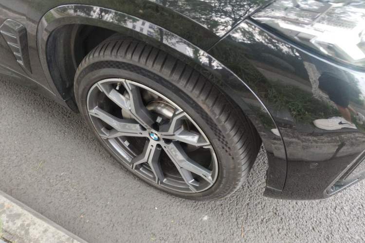 Used BMW X5 2023 xDrive 30Li Luxury M Sport Night Edition Package Right Front Wheel Hub