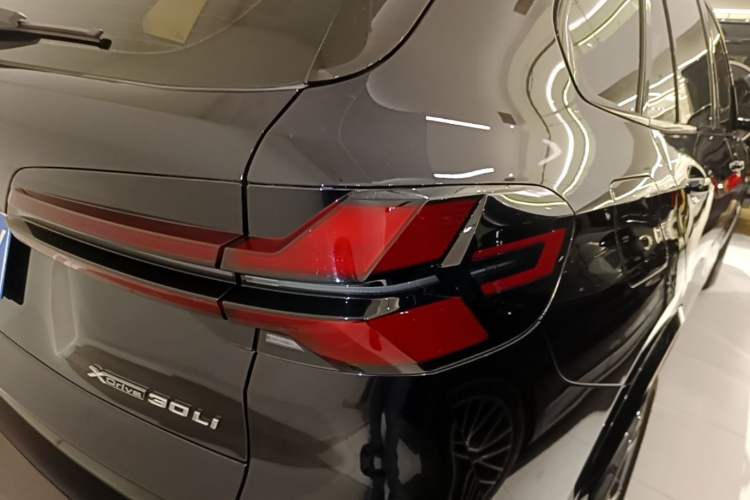 Used BMW X5 2023 xDrive 30Li Luxury M Sport Night Edition Package Right Rear Taillight