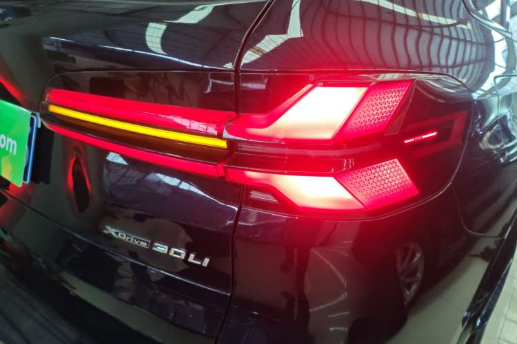 Used BMW X5 2023 xDrive 30Li Luxury M Sport Night Edition Package Right Rear Taillight