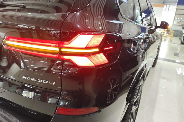 Used BMW X5 2023 xDrive 30Li Luxury M Sport Night Edition Package Right Rear Taillight