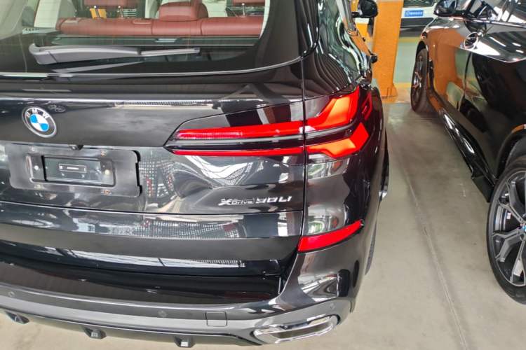 Used BMW X5 2023 xDrive 30Li Luxury M Sport Night Edition Package Right Rear Taillight