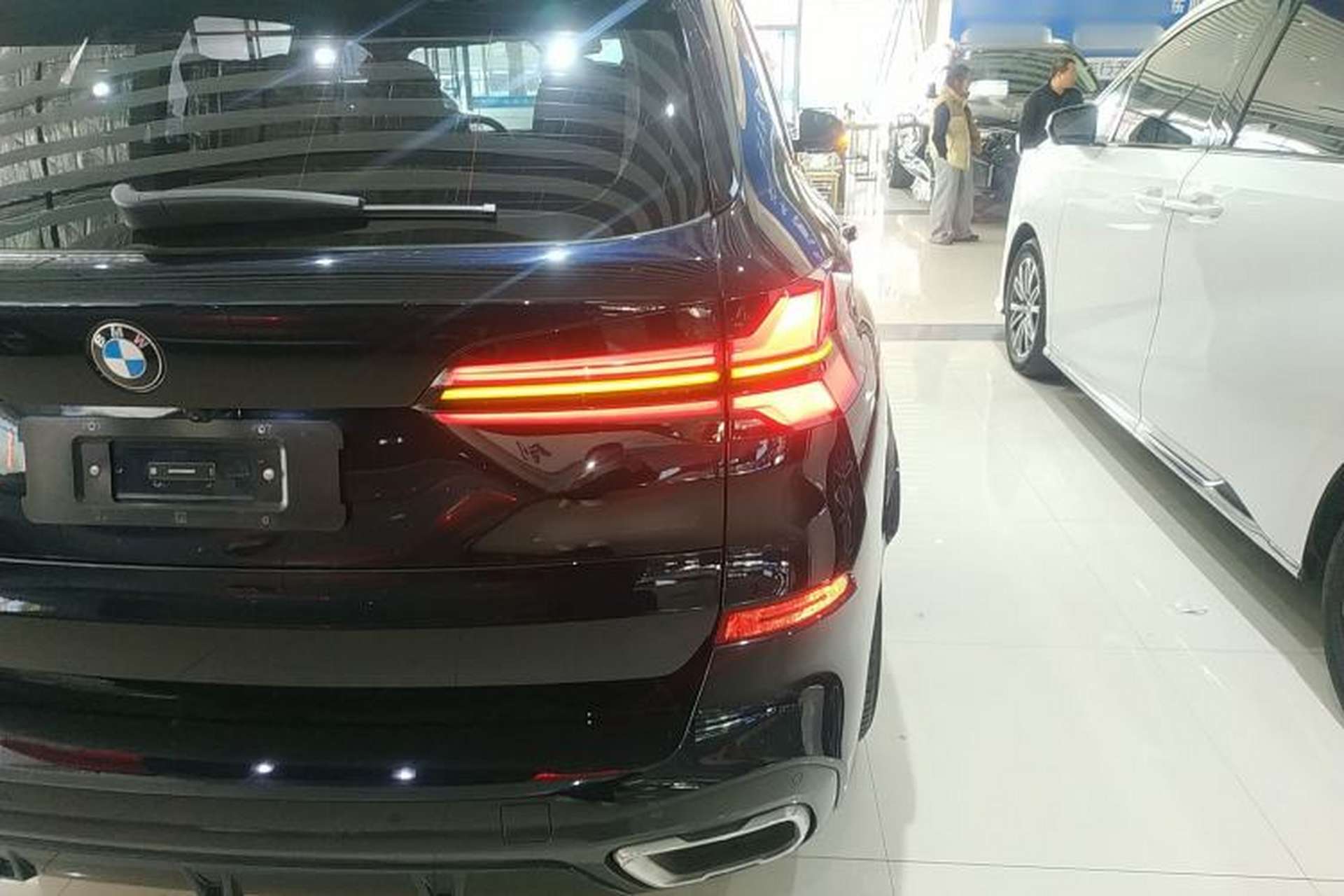 Used BMW X5 2023 xDrive 30Li Luxury M Sport Night Edition Package Right Rear Taillight